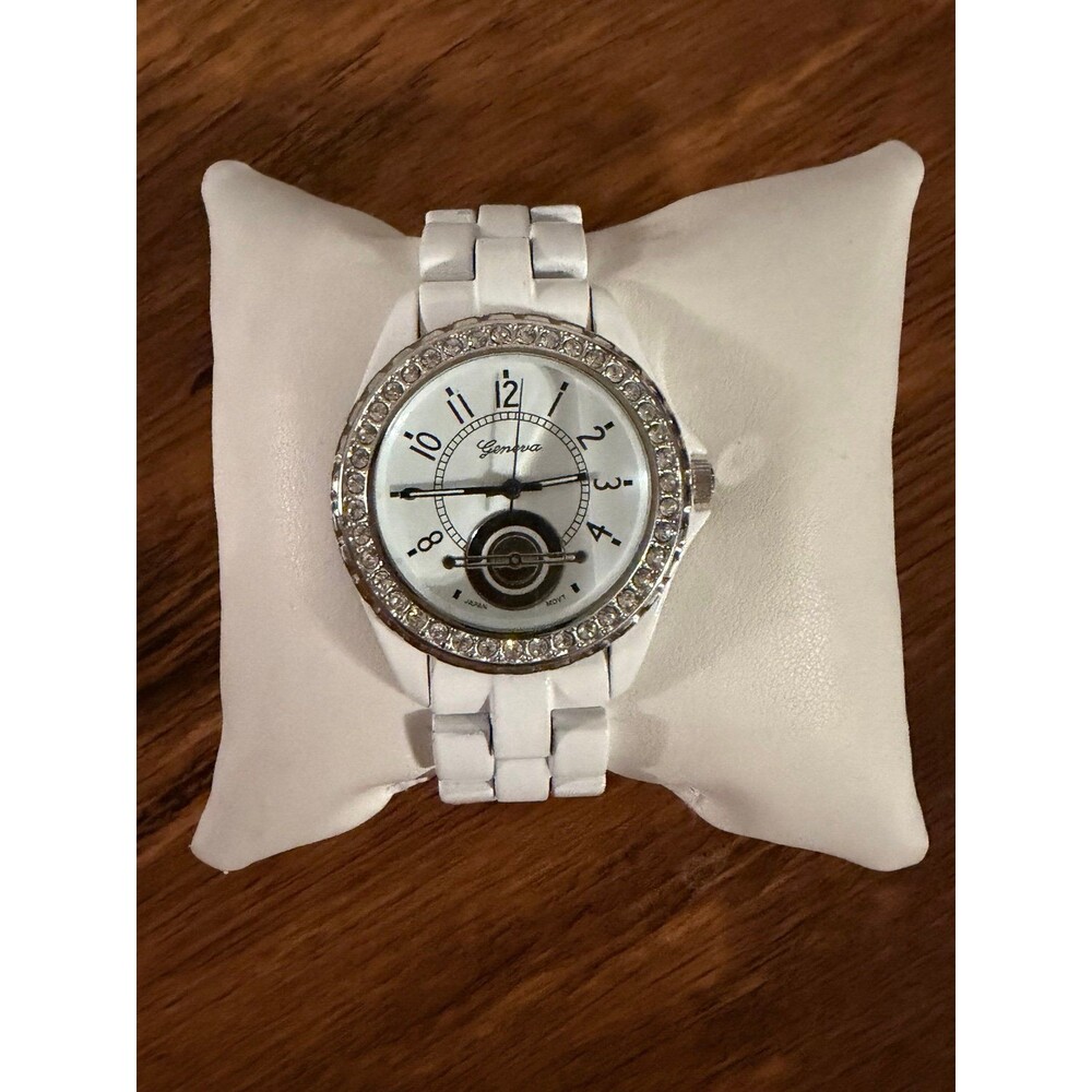 Geneva White Rhinestone Bezel Watch White Link Band Untested Needs Battery